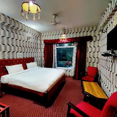 Hotel International Srinagar Exterior foto