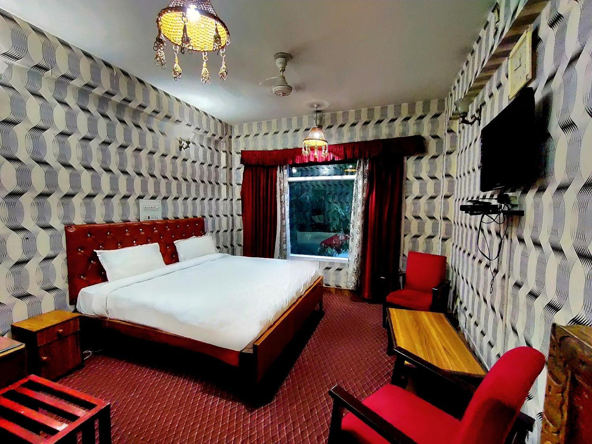Hotel International Srinagar Exterior foto